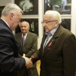 08.11.2016 Kielce. Muzeum Historii Kielc. Odznaczenia dla zasłużonych numizmatyków. medal Gloria Artis otrzymał Józef Dzikowski. / Jarosław Kubalski / Radio Kielce