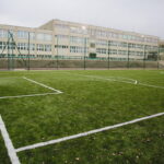 09.11.2016 Kielce. Nowe boiska i zagospodarowanie terenu przy Zespole Szkół Ogólnokształcących nr 16 na Barwinku. / Jarosław Kubalski / Radio Kielce