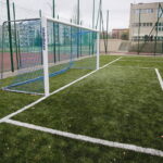 09.11.2016 Kielce. Nowe boiska i zagospodarowanie terenu przy Zespole Szkół Ogólnokształcących nr 16 na Barwinku. / Jarosław Kubalski / Radio Kielce