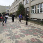 09.11.2016 Kielce. Nowe boiska i zagospodarowanie terenu przy Zespole Szkół Ogólnokształcących nr 16 na Barwinku. / Jarosław Kubalski / Radio Kielce