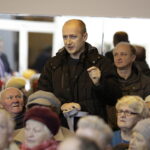 09.11.2016 Kielce. Spotkanie mieszkańców KSM w klubie Miniatura. Protest przeciwko budowie nowego bloku. / Jarosław Kubalski / Radio Kielce