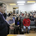 09.11.2016 Kielce. Spotkanie mieszkańców KSM w klubie Miniatura. Protest przeciwko budowie nowego bloku. / Jarosław Kubalski / Radio Kielce