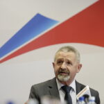 10.11.2016 Kielce. Konferencja wojewody świętokrzyskiego Agaty Wojtyszek na temat reformy oświaty. Kurator oświaty Kazimierz Mądzik. / Jarosław Kubalski / Radio Kielce