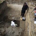 10.11.2016 Kielce. Ekshumacja szczątków ofiar terroru komunistycznego na terenie cmentarza Piaski. / Jarosław Kubalski / Radio Kielce