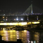 13.11.2016 Belgrad. Nocny spacer po stolicy Serbii.  Rzeka Sawa. panorama miasta. / Jarosław Kubalski / Radio Kielce