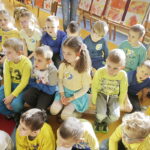 21.11.2016 Kielce. Piłkarze ręczni Vive Tauron Kielce Patryk Walczak i Darko Djikic spotkali się z dziećmi z przedszkola samorządowego nr 40. / Jarosław Kubalski / Radio Kielce