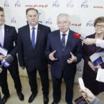 21.11.2016 Kielce. Senator Krzysztof Słoń, poseł Marek Kwitek, poseł Krzysztof Lipiec i poseł Maria Zuba podczas konferencji podczas konferencji Prawa i Sprawiedliwości. / Jarosław Kubalski / Radio Kielce