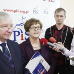 21.11.2016 Kielce. Poseł Krzysztof Lipiec i poseł Maria Zuba podczas konferencji podczas konferencji Prawa i Sprawiedliwości. / Jarosław Kubalski / Radio Kielce