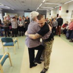 22.11.2016 Kielce. Warsztaty z samoobrony dla seniorów w bibliotece wojewódzkiej. / Jarosław Kubalski / Radio Kielce