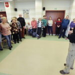 22.11.2016 Kielce. Warsztaty z samoobrony dla seniorów w bibliotece wojewódzkiej. / Jarosław Kubalski / Radio Kielce