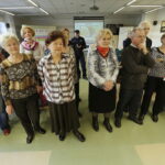 22.11.2016 Kielce. Warsztaty z samoobrony dla seniorów w bibliotece wojewódzkiej. / Jarosław Kubalski / Radio Kielce