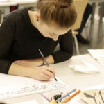 26.11.2016 Kielce. Warsztaty kaligrafii w Instytucie Designu / Jarosław Kubalski / Radio Kielce