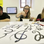 26.11.2016 Kielce. Warsztaty kaligrafii w Instytucie Designu / Jarosław Kubalski / Radio Kielce