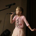 26.11.2016 Kielce. WDK. Festiwal Piosenkarzy Dziecięcych i Młodzieżowych im. Henryka Morysa. / Jarosław Kubalski / Radio Kielce