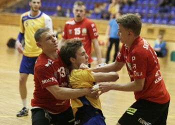 26.11.2016 Kielce.  Mecz piłki ręcznej Vive Tauron II Kielce - AZS AWF Biała Podlaska. / Jarosław Kubalski / Radio Kielce