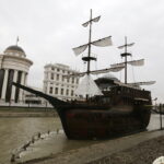 12.11.2016 Skopje. Macedonia. Centrum miasta. Statek restauracja. / Jarosław Kubalski / Radio Kielce