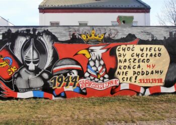 Patriotyczny mural w Skarżysku-Kamiennej / Tomasz Piwko / Radio Kielce
