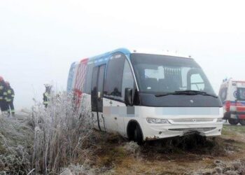 26.11.2016. Wypadek busa w Stopnicy / fot. PSP Busko Zdrój