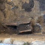 14.11.2016 Kielce. Przy kościele św. Wojciecha trwają prace archeologiczne. Podczas wykopalisk natrafiono na ludzki szkielet. / Wojciech Habdas / Radio Kielce