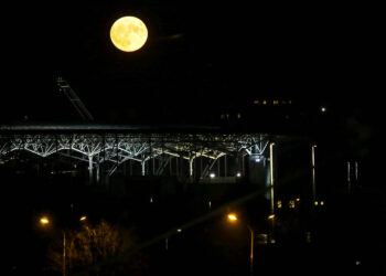 14.11.2016 Kielce. SuperKsiężyc nad Kielcami / Wojciech Habdas / Radio Kielce