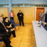 15.11.2016. Wojewoda świętokrzyski podpisuje umowy z samorządami na dofinansowanie remontu dróg gminnych i powiatowych / Wojciech Habdas / Radio Kielce