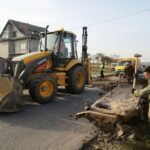 15.11.2016 Radomice. Fragmenty podwozia transportera niemieckiego z czasów II Wojny Światowej / Wojciech Habdas / Radio Kielce