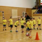 15.11.2016 Kielce. Ponad 100 szkół odebrało sprzęt do dziecięcej piłki ręcznej / Wojciech Habdas / Radio Kielce