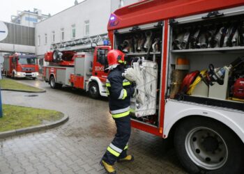 16.11.2016 Kielce. Ćwiczenia przeciwpożarowe w Wojewódzkim Szpitalu Zespolonym / Wojciech Habdas / Radio Kielce