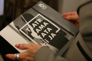 18.11.2016. Projekt "Mama, tata i ja". Wystawa zdjęć w BWA / Wojciech Habdas / Radio Kielce