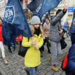 19.11.2016. Przemarsz wolontariuszy zainaugurował 16. edycję "Szlachetnej paczki" / Wojciech Habdas / Radio Kielce