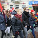 19.11.2016. Przemarsz wolontariuszy zainaugurował 16. edycję "Szlachetnej paczki" / Wojciech Habdas / Radio Kielce