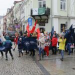 19.11.2016. Przemarsz wolontariuszy zainaugurował 16. edycję "Szlachetnej paczki" / Wojciech Habdas / Radio Kielce