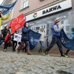 19.11.2016. Przemarsz wolontariuszy zainaugurował 16. edycję "Szlachetnej paczki" / Wojciech Habdas / Radio Kielce