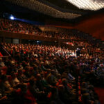 20.11.2016 Kielce. Wieczór z Muzyką Ludową w KCK. Widownia wypełniona do ostatniego miejsca. / Wojciech Habdas / Radio Kielce