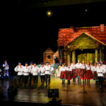 20.11.2016 Kielce. Wieczór z Muzyką Ludową w KCK. Zespół Pieśni i Tańca Morawica / Wojciech Habdas / Radio Kielce