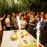 20.11.2016 Kielce. Wieczór z Muzyką Ludową w KCK. Wszyscy goście mogli poczęstować się tortem. / Wojciech Habdas / Radio Kielce