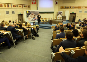 22.11.2016 Kielce. Konferencja dotycząca stanu wdrażania Regionalnego Programu Operacyjnego Województwa Świętokrzyskiego na lata 2014-2020. / Wojciech Habdas / Radio Kielce