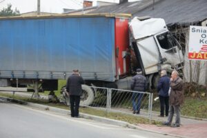 Kielce. Wypadek na ulicy Sandomierskiej (24 listopada 2016 r.) / Wojciech Habdas / Radio Kielce