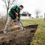 24.11.2016 Szydłów. Archeolodzy prowadzą prace w okolicy Synagogi. / Wojciech Habdas / Radio Kielce