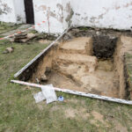 24.11.2016 Szydłów. Archeolodzy prowadzą prace w okolicy Synagogi. / Wojciech Habdas / Radio Kielce