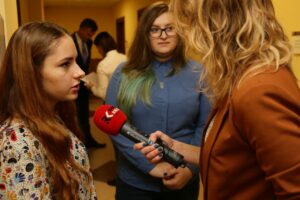 28.11.2016. Samorząd województwa przekaże w tym roku stypendia dla 39 Polaków i osób polskiego pochodzenia ze Wschodu / Wojciech Habdas / Radio Kielce