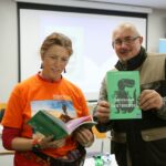 29.11.2016. Najmłodsi podróżnicy otrzymali przewodnik turystyczny po województwie świętokrzyskim / Wojciech Habdas / Radio Kielce