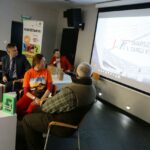 29.11.2016. Najmłodsi podróżnicy otrzymali przewodnik turystyczny po województwie świętokrzyskim / Wojciech Habdas / Radio Kielce