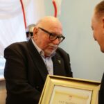 30.11.2016 Chęciny, Wręczenie tytułu Honorowego Obywatela Chęcin reżyserowi Jerzemu Hoffmanowi / Wojciech Habdas / Radio Kielce