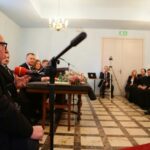 30.11.2016 Chęciny, Wręczenie tytułu Honorowego Obywatela Chęcin reżyserowi Jerzemu Hoffmanowi / Wojciech Habdas / Radio Kielce