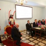 30.11.2016 Chęciny, Wręczenie tytułu Honorowego Obywatela Chęcin reżyserowi Jerzemu Hoffmanowi / Wojciech Habdas / Radio Kielce