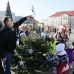 Jarmark Bożonarodzeniowy na kieleckim Rynku (17 grudnia 2016) / Wojciech Habdas / Radio Kielce