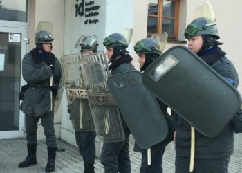 OMPiO. Rekonstrukcja dotycząca wydarzeń stanu wojennego (13 grudnia 2016) / Marlena Płaska / Radio Kielce