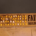 Wiceminister Piotr Gliński na wernisażu wystawy Fair Building (9 grudnia 2016) / Włodzimierz Batóg / Radio Kielce