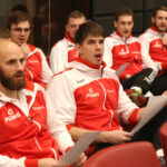 Radio Kielce. Szczypiorniści śpiewali kolędy (17 grudnia 2016) / Piotr Michalski / Radio Kielce